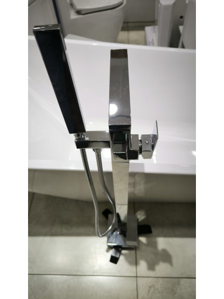 Смеситель для ванной Uovo A71002